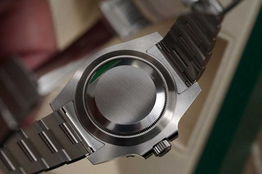 Rolex Submariner Date HULK 40mm Ceramic Green Dial - 116610LV