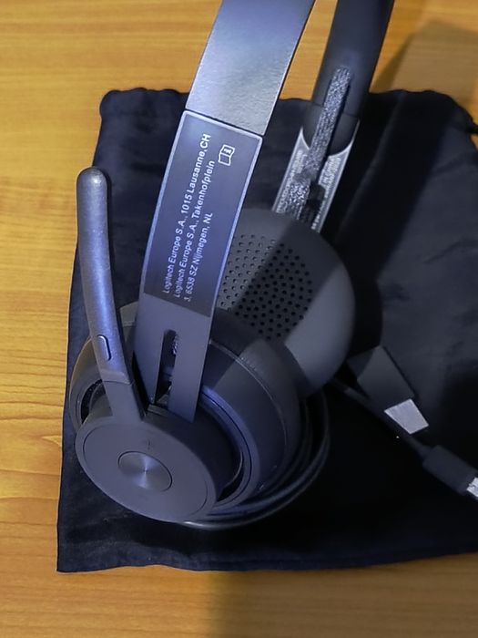 Casti LOGITECH Zone wi-fi Plus, cu bluetooth si microfon