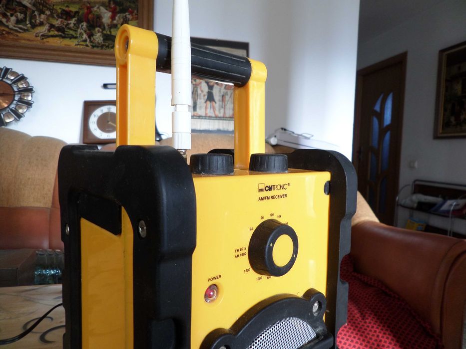 Radio santier Clatronic la priza si pe baterii foarte bun