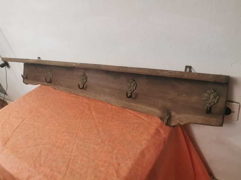 Cuier de perete din lemn