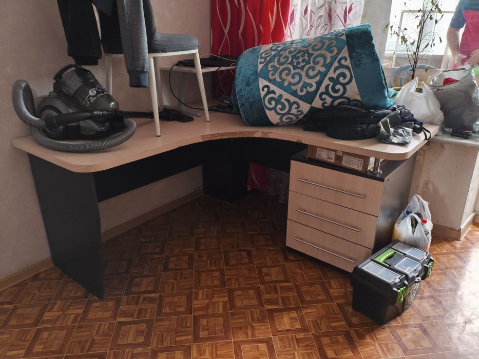 Компьютерный стол