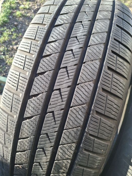 2 Anvelope de iarnă  255 55 r20 Vredestein