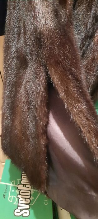 Норковая шубка с капюшоном