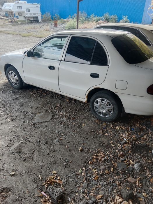 Продам машину Hyundai accent.