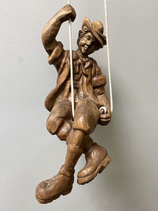 Дървена фигура / 50-те