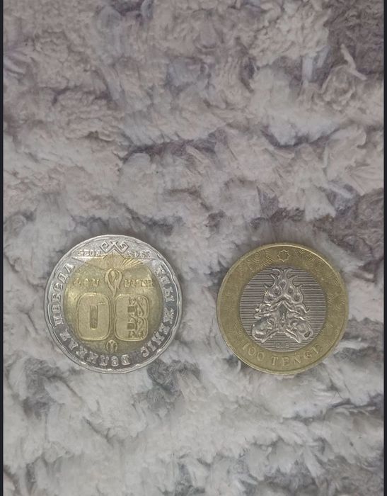 Продам две монеты за 3000