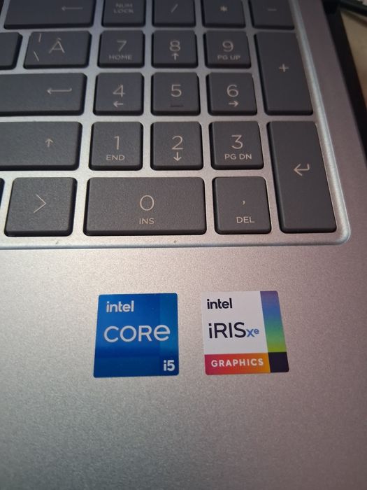 Vând laptop HP i5 nou instalat Windows 11 Pro