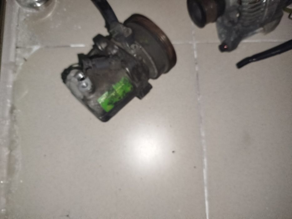 Продам кондёр на БМВ 34