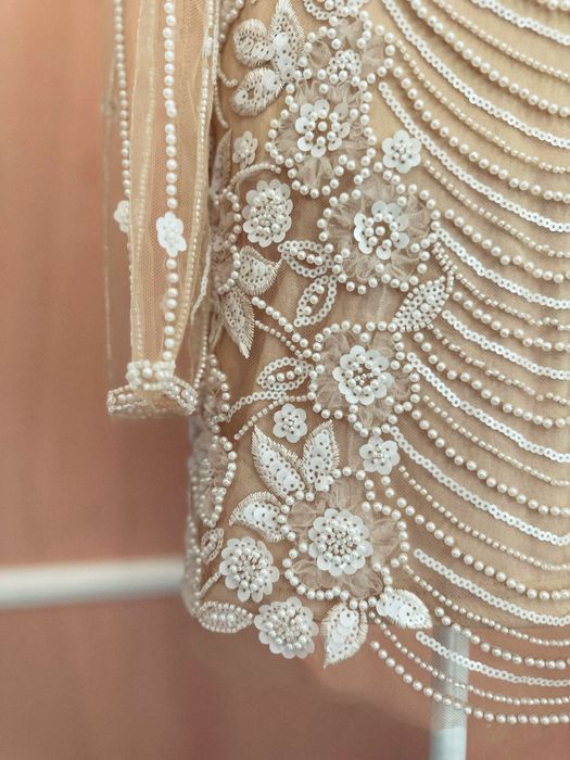 Rochie tip bijuterie cu perlute noua