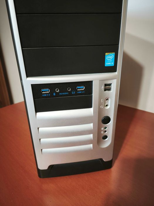 Carcasa PC ATX cu sursa USB 3.0