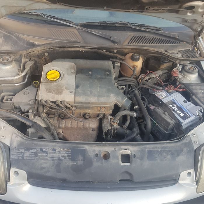 Рено клио  1.6 бензин на части