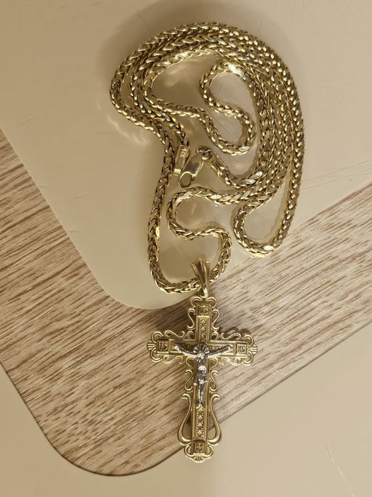 Золотые ювелирные изделия