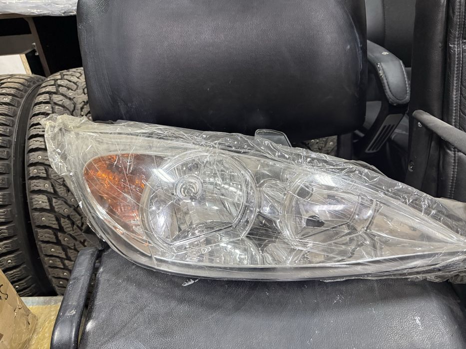 Фара камри 30, новая.