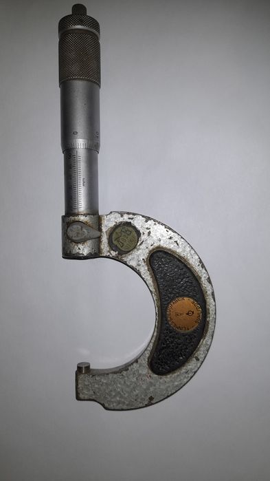 Ръчна дрелка и зеги