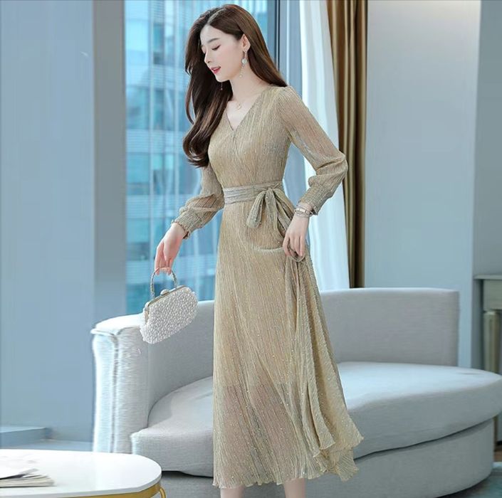 Блестящее платье