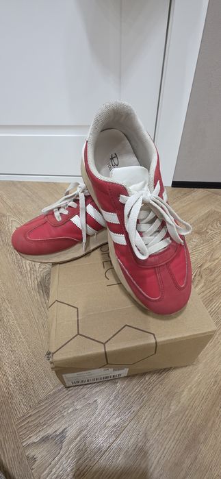 Продам кроссовки 39р