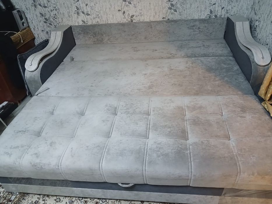 Продам диван с документами