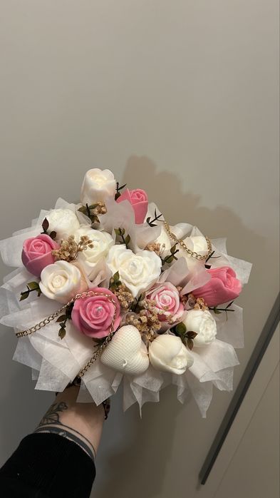 Aranjament floral handmade din ceară de soia !