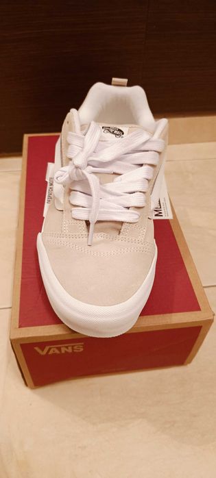 Нови Обувки Vans Knu Skool