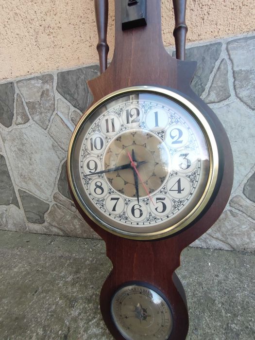 Ceas de perete cu stație meteo