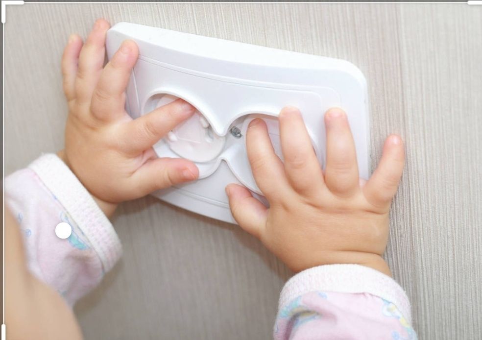 Заглушки для розеток пластиковые. Новые