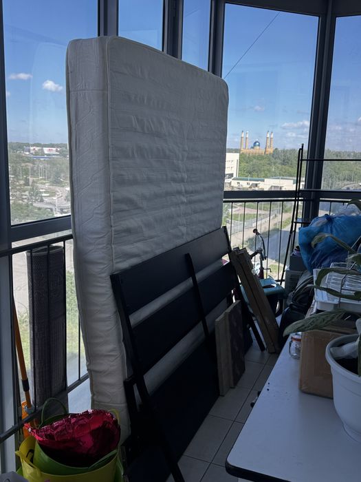 Продам кровать Ikea