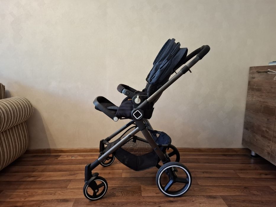 Продам детскую коляску.
