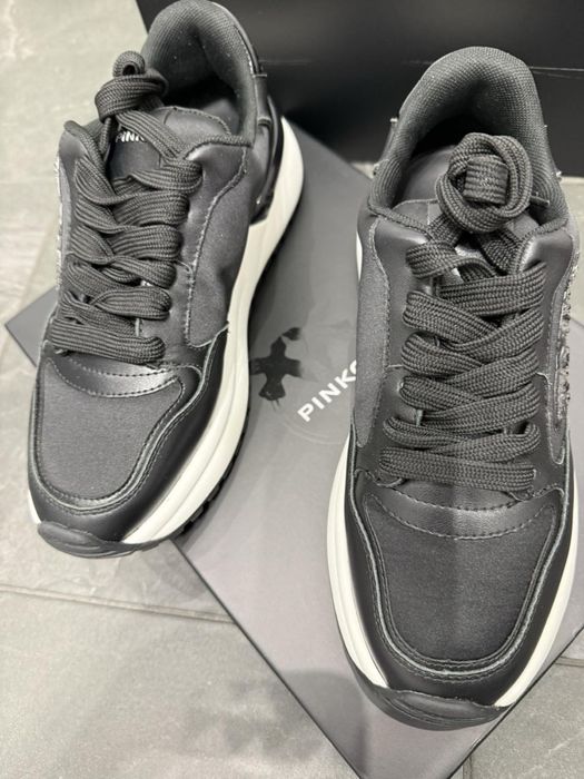 Нови обувки Pinko