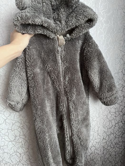 Продам комбенизоны на 6-9мес