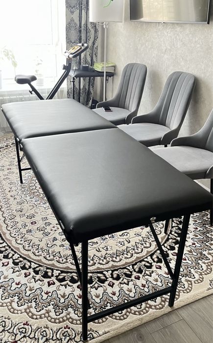 Кушетка черного цвета