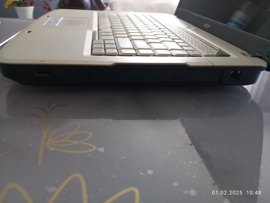 Продавам Acer Inspire 5315