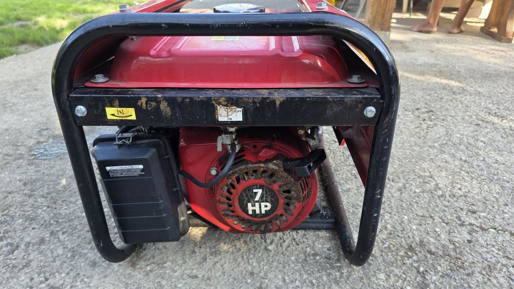 БЕНЗИНОВ Генератор  CLARKE PG3800DV – 3kVA – 230V / 110V