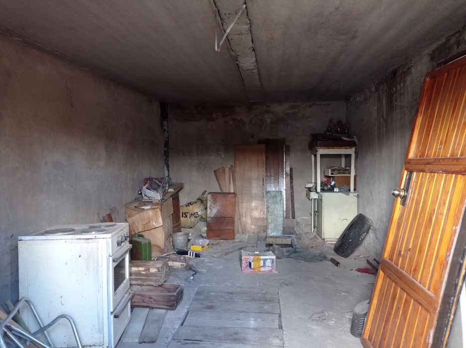 Гараж в районе вертолётной площадки