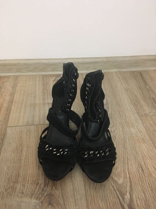 Продам босоножки 38 размер