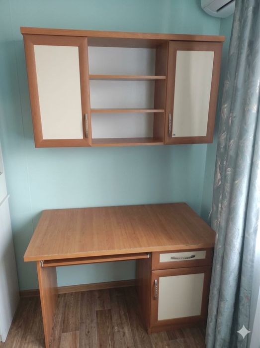 Продам компьютерный стол