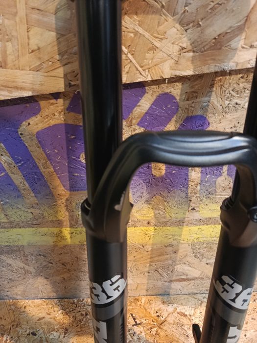 Furcă Fox Rhythm shock fox float x