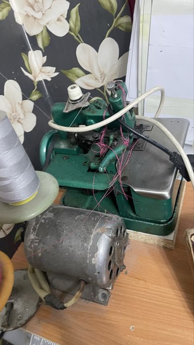 продам швейную и оверлок