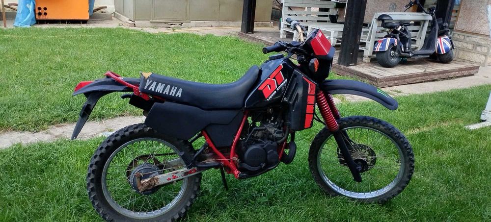 Мотоциклет Yamaha DT 125