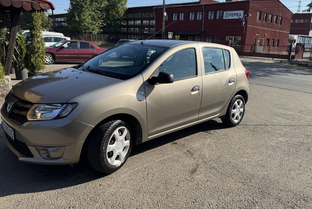 Vând Dacia Sandero