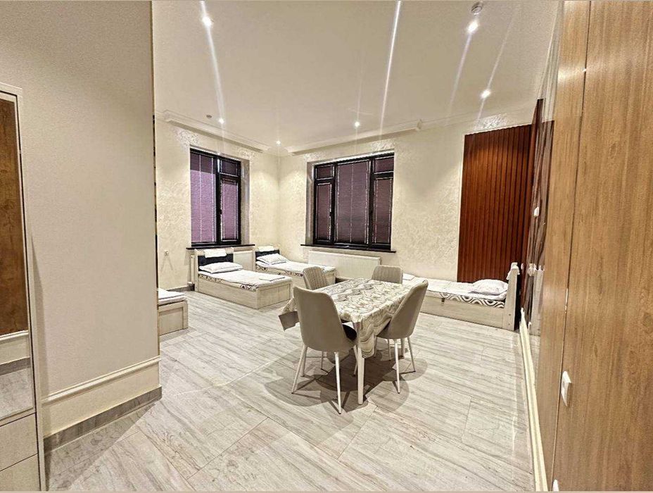 High Town Mall yonida (100m) – zamonaviy Co-living/Hostel Yunusobodda