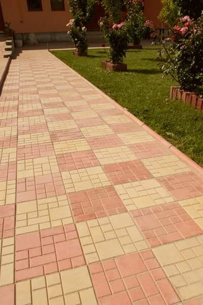 Pavele rezidentiale pentru trafic pietonal 40x40 cu 25x25x2,5 pavaje