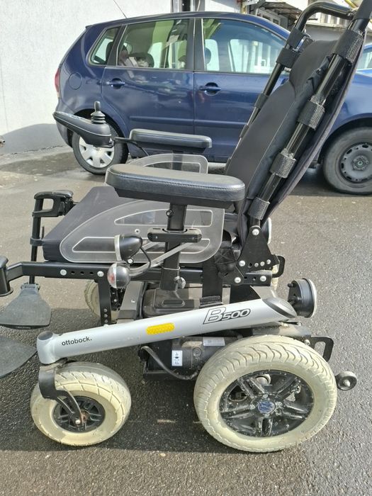Vând scaun rulant electric