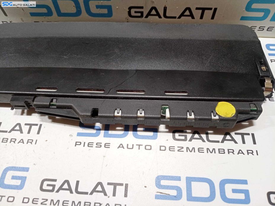 Stop Lampa Tripla Auxiliara Centrala Luneta Haion Haion Portbagaj Volkswagen Passat CC 2008 - 2012 Cod 3C8945087B [M4878]