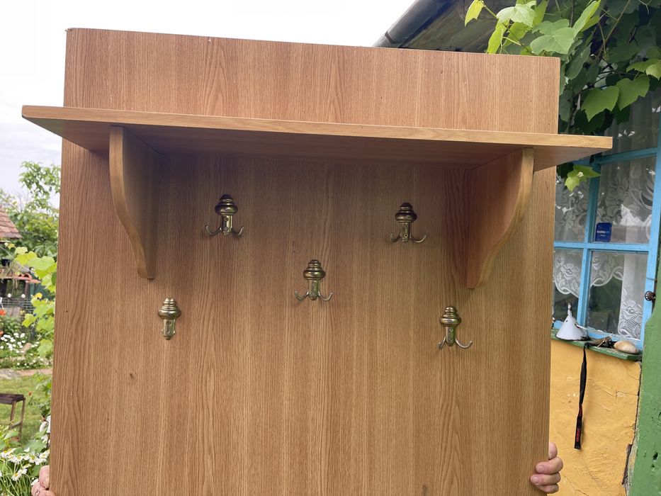 Cuier haine aproape nou