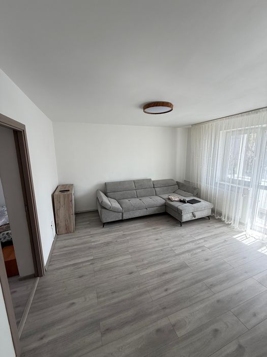 Închiriez apartament 2 camere in Brasov
