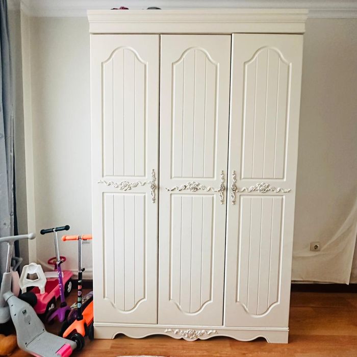 Продам двухспальный гарнитур