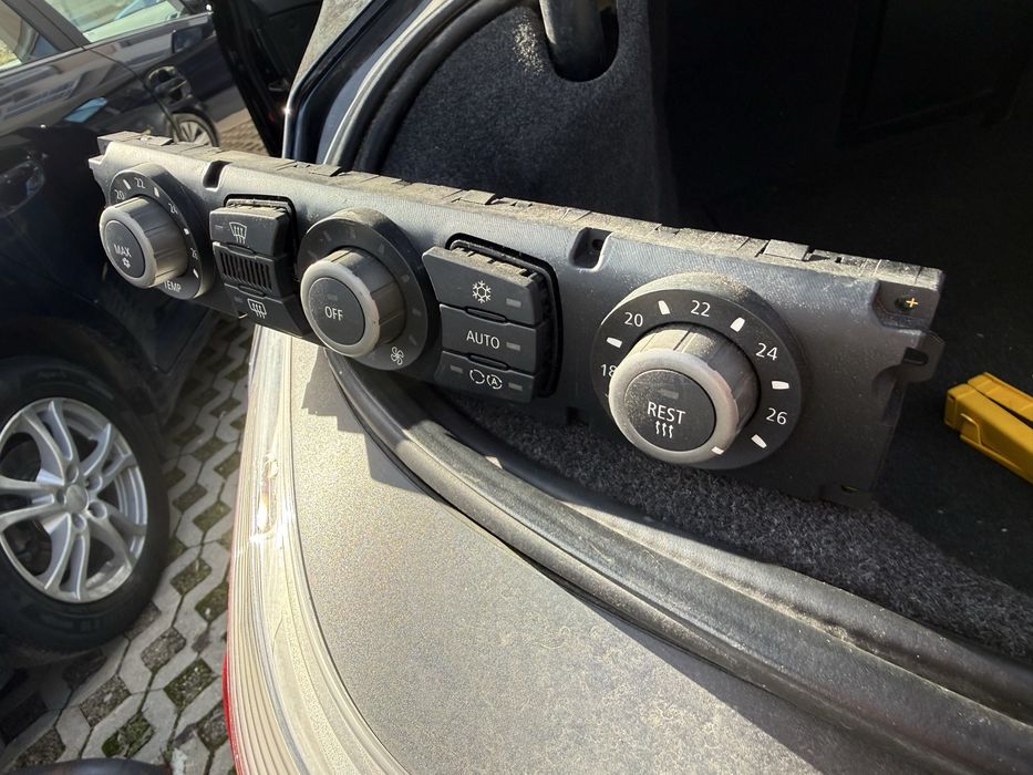 климатроник за BMW 5 Series E60 Sedan (2003-2010).