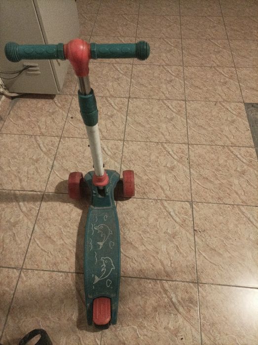 Продаю самокат и велосипед вместе стояла на балконе работает отлично