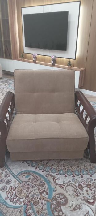 Диван с креслом и пуфиком