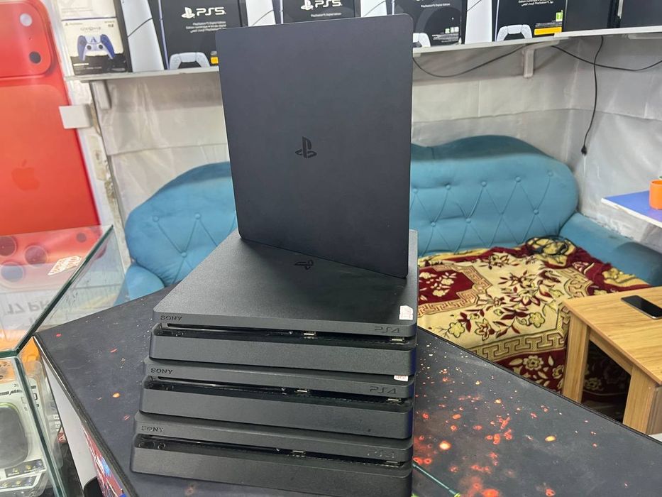 Playstation 4 slim
